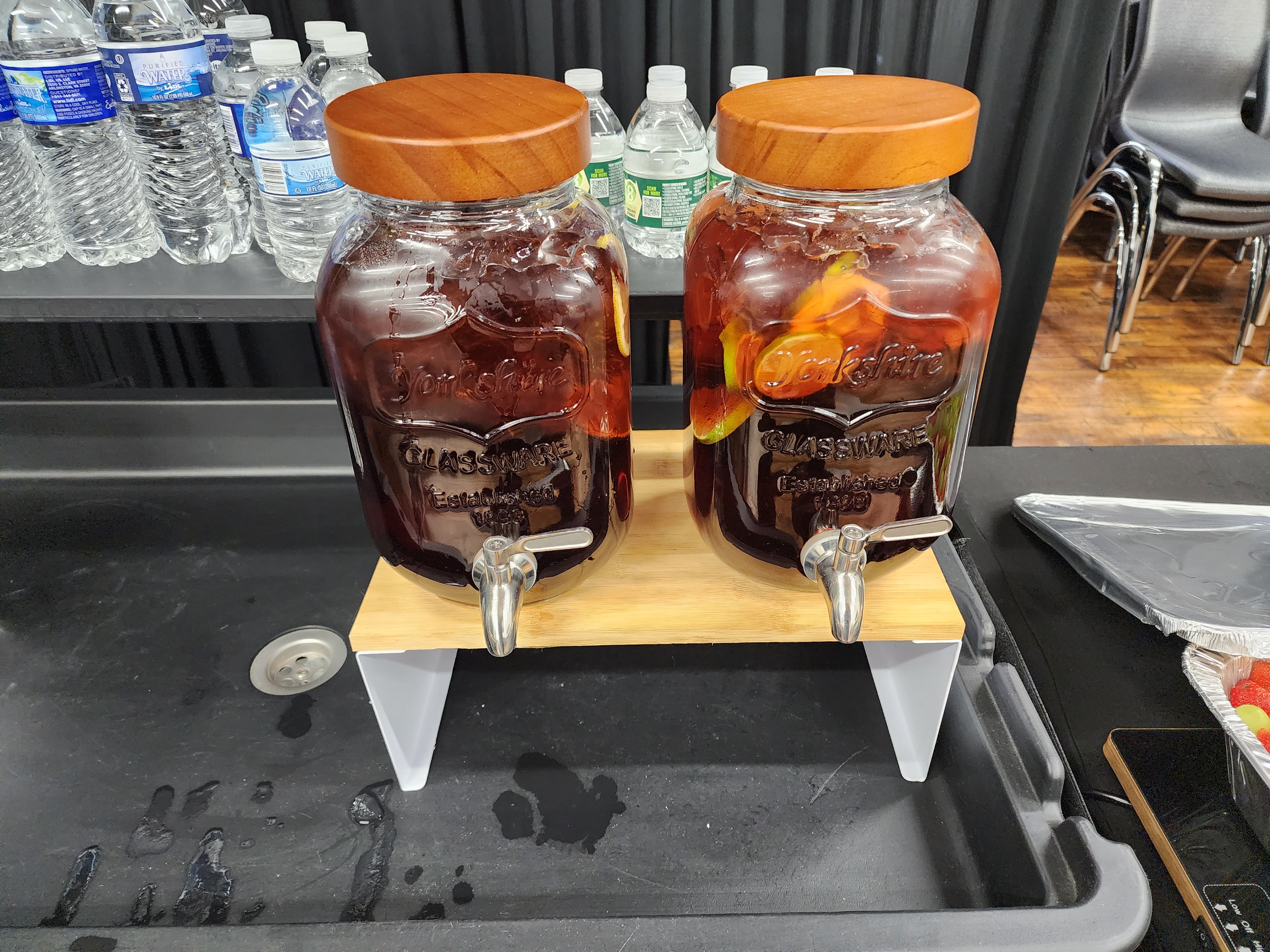 Dispensers de aguas frescas para catering — Los Cuatro Soles